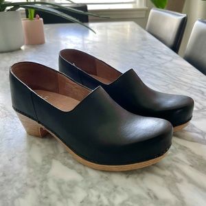 Dansko Marisol Black Leather Heeled Clog